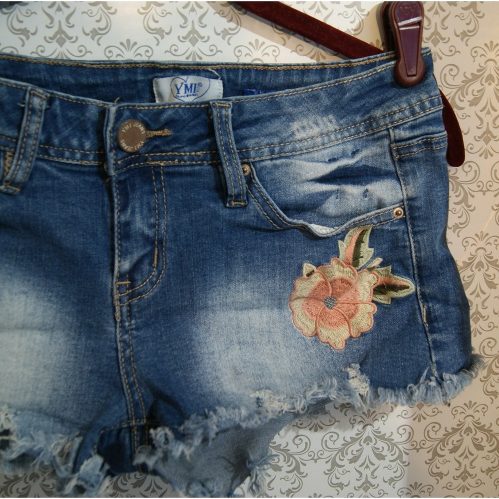 YMI Jr Sz 3 Embroidered Denim Shorts Floral Distressed High Rise Poly Cotton - Picture 4 of 11